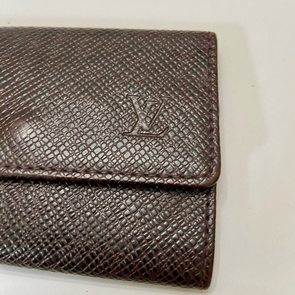 Louis Vuitton Brown Taiga Leather 6-Hooks Key Case - Picture 5 of 12